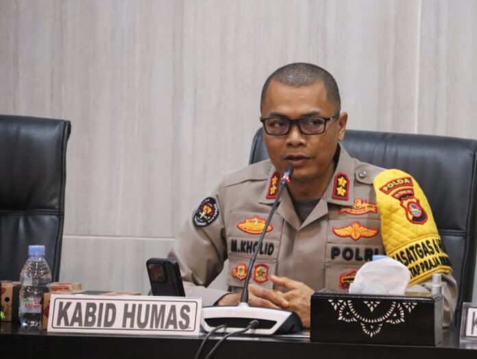 hujan deras dan angin kencang