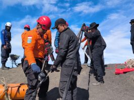 Evakuasi Pendaki Brasil di Rinjani