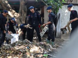 Brimob Polda NTB Gelar Bakti Sosial di Kekalik Jaya