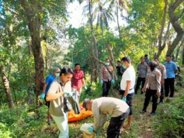 Geger Penemuan Mayat Gantung Diri di Kebun, Polsek Pemenang Olah TKP