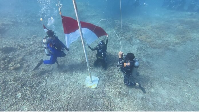 Bendera Merah Putih Berkibar