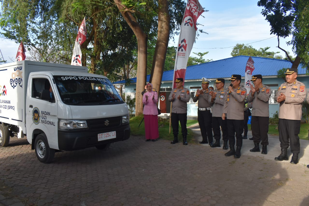 SPPG Brimob Polda NTB Salurkan Program Makan Bergizi Gratis Perdana ke Sekolah di Ampenan SPPG Brimob Polda NTB Salurkan Program Makan Bergizi Gratis Perdana ke Sekolah di Ampenan