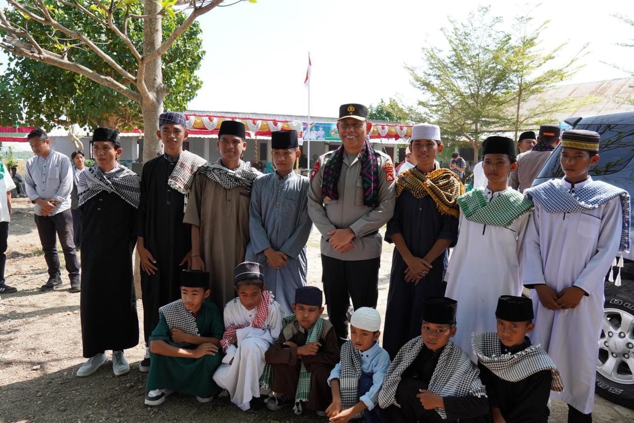 Hari Santri Nasional di Bima, Wakapolda NTB Ajak Santri Jaga NKRI