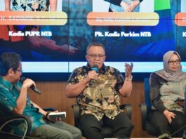 Foto: Kepala Dinas PUPR NTB, Sadimin (tengah).