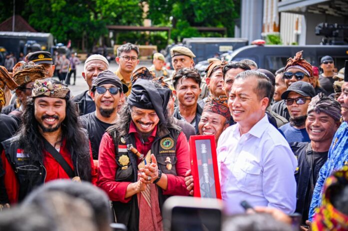 Berita Hoaks dan Ujaran Kebencian di Media Sosial