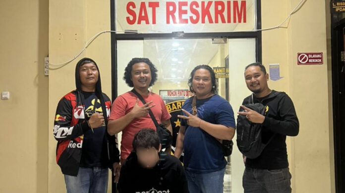 buronan red notice interpol