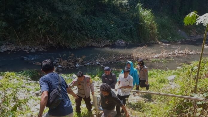 terjatuh dari jembatan